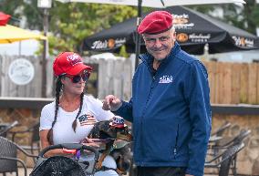 Curtis Sliwa Campaigns on Staten Island