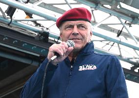 Curtis Sliwa Campaigns on Staten Island