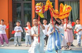 Folk Customs Welcome National Day in Huzhou