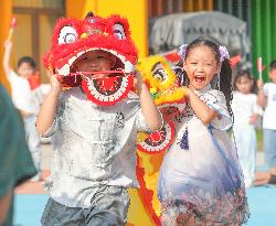 Folk Customs Welcome National Day in Huzhou