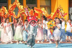 Folk Customs Welcome National Day in Huzhou