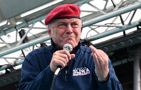 Curtis Sliwa Campaigns on Staten Island