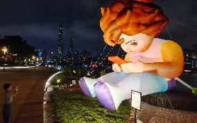 Shanghai International Light Festival "Mobile Phone Boy