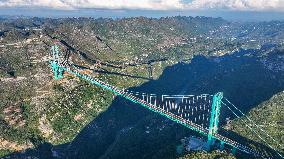 Huajiang Canyon Bridge