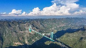 Huajiang Canyon Bridge
