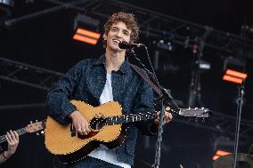 Aliocha Schneider Performs At Fete De L‘Humanite - Bretigny Sur Orge