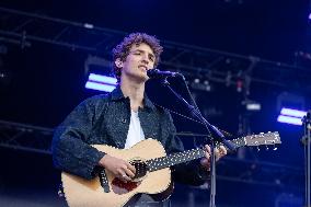 Aliocha Schneider Performs At Fete De L‘Humanite - Bretigny Sur Orge