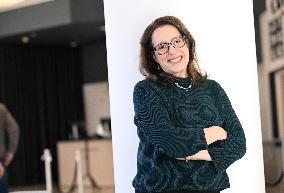 JULIA QUINN