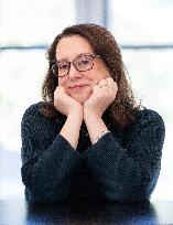 JULIA QUINN