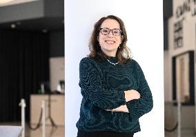 JULIA QUINN