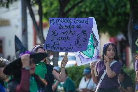 Women Demanding Decriminalization of Abortion in Mexico