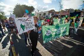 Women Demanding Decriminalization of Abortion in Mexico
