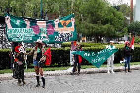 Women Demanding Decriminalization of Abortion in Mexico