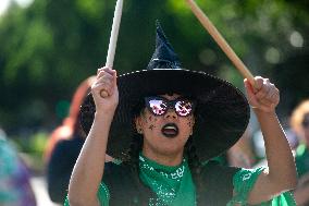 Women Demanding Decriminalization of Abortion in Mexico