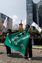 Women Demanding Decriminalization of Abortion in Mexico