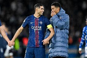 PSG v AJ Auxerre - Paris