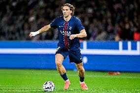 PSG v AJ Auxerre - Paris