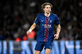 PSG v AJ Auxerre - Paris