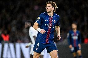 PSG v AJ Auxerre - Paris