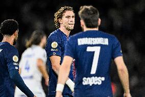 PSG v AJ Auxerre - Paris
