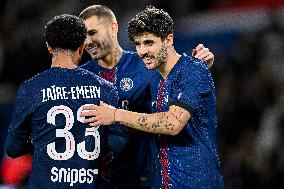 PSG v AJ Auxerre - Paris