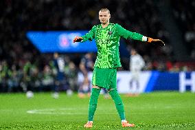 PSG v AJ Auxerre - Paris