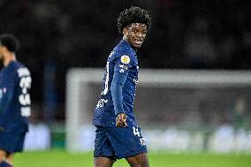 PSG v AJ Auxerre - Paris