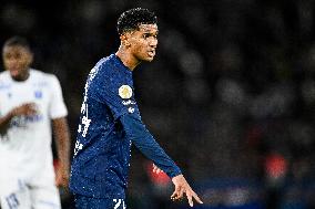 PSG v AJ Auxerre - Paris