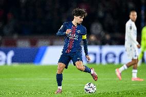 PSG v AJ Auxerre - Paris