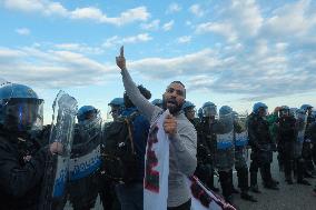 Pro-Palestine Demonstration Disrupts Turin - Italy