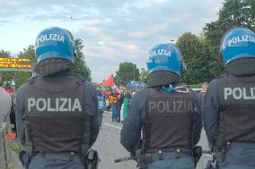 Pro-Palestine Demonstration Disrupts Turin - Italy