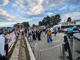Pro-Palestine Demonstration Disrupts Turin - Italy