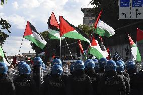 Pro-Palestine Demonstration Disrupts Turin - Italy
