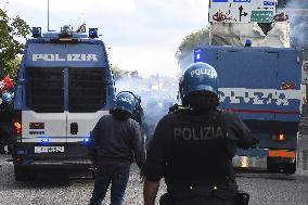 Pro-Palestine Demonstration Disrupts Turin - Italy