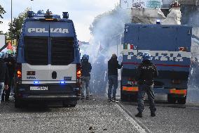 Pro-Palestine Demonstration Disrupts Turin - Italy