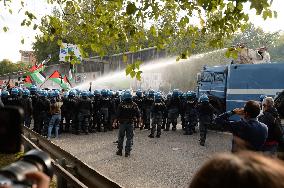 Pro-Palestine Demonstration Disrupts Turin - Italy