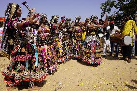 Indian Kalbeliya Gypsy Dancers Performs - India