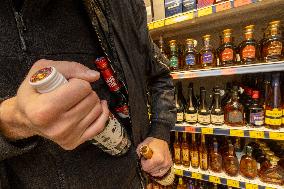 Theft in grocery store