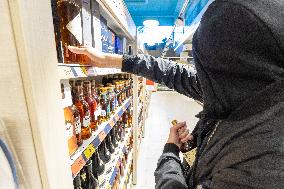 Theft in grocery store