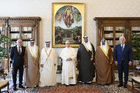 Pope Leo XIV Meets Prince Salman bin Hamad Al Khalifa of Bahrain - Vatican