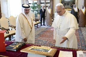 Pope Leo XIV Meets Prince Salman bin Hamad Al Khalifa of Bahrain - Vatican