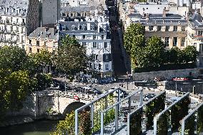 Illustrations Of Paris Rooftops - France