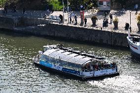 Illustrations Of Paris Rooftops - France