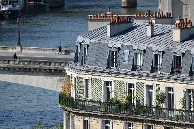 Illustrations Of Paris Rooftops - France