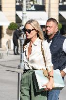 PFW - Kate Moss Arrives At The Ritz