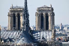 Illustrations Of Paris Rooftops - France