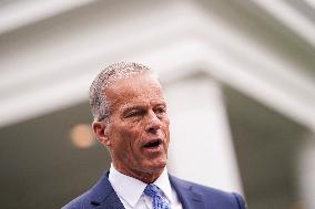 US President Trump meets with congressional leaders to try and avert a government shutdown