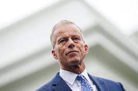 US President Trump meets with congressional leaders to try and avert a government shutdown