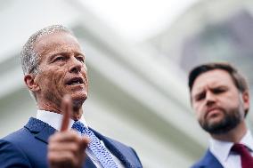 US President Trump meets with congressional leaders to try and avert a government shutdown