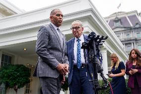 US President Trump meets with congressional leaders to try and avert a government shutdown